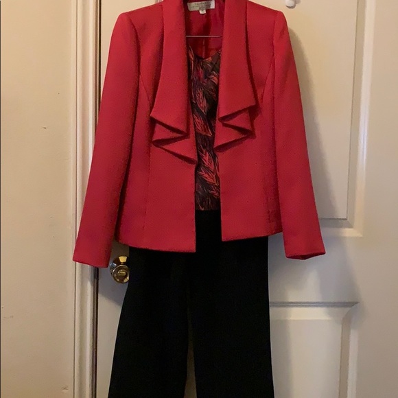 WORN ONCE-3-Piece Petite Suit - Picture 1 of 5